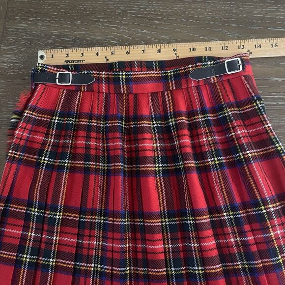 Scotish Tartan Plaid Wool Wrap Skirt Womens Size 12 Red Pleated Buckle Raw Hem - Picture 6 of 9